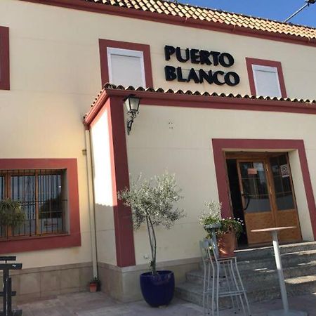 Hostal Restaurante Puerto Blanco 埃尔加罗沃 外观 照片