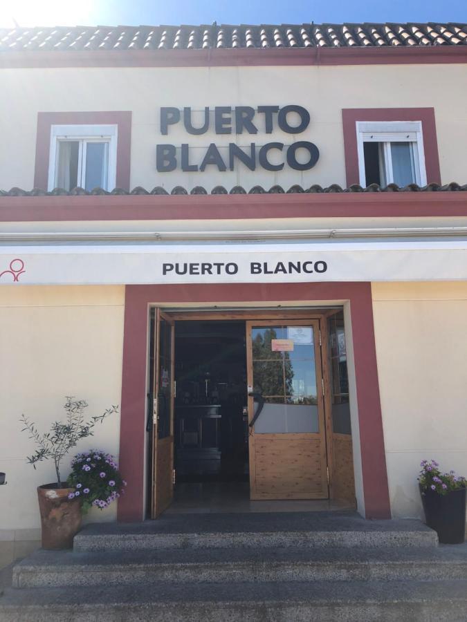 Hostal Restaurante Puerto Blanco 埃尔加罗沃 外观 照片